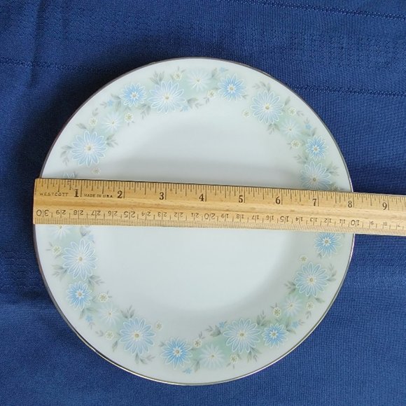 Noritake Blue Charm #6978 Set of Two 8 1/4" Salad/Dessert Plates - Picture 2 of 6